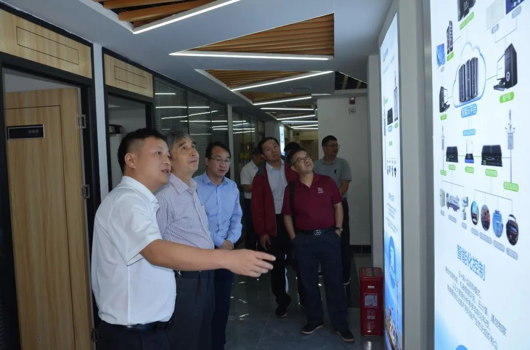 原國(guó)家安監(jiān)總局巡視員李偉敏、中機(jī)電協(xié)智能化礦山分會(huì)會(huì)長(zhǎng)張立寬一行考察九九智能環(huán)保