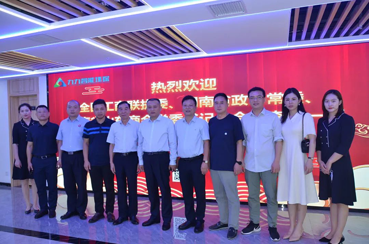 全國工商聯(lián)執(zhí)委、湖南省政協(xié)常委、湖南省山東商會黨委書記、會長李濤一行蒞臨考察調(diào)研