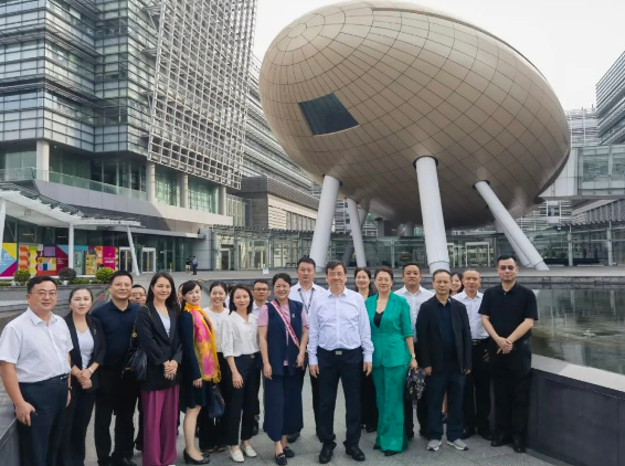 湖南省政協(xié)副主席、省工商聯(lián)主席張健率省赴港經(jīng)貿(mào)團(tuán)組參加2023年香港國(guó)際茶葉及美食博覽會(huì)