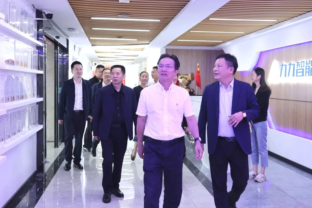 省科協(xié)黨組書記、常務(wù)副主席王瑰曙一行蒞臨九九開展調(diào)研工作